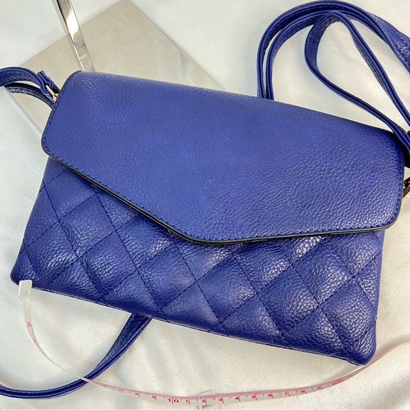 Cobalt Blue Crossbody Bag - Quilted Vegan Leather with Wristlet Strap NWOT - Picture 3 of 6